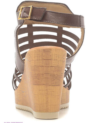 Миниатюра фотографии Босоножки, benta