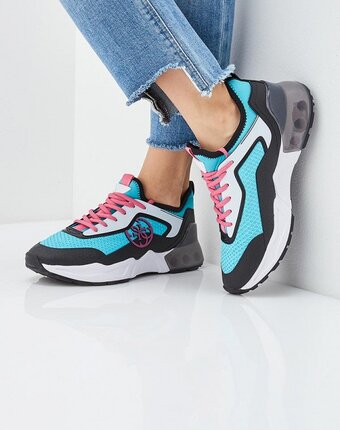 Миниатюра фотографии Кроссовки guess