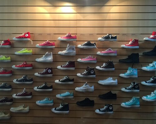 Фотография обувного магазина Vans
