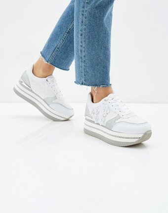 Миниатюра фотографии Кроссовки guess