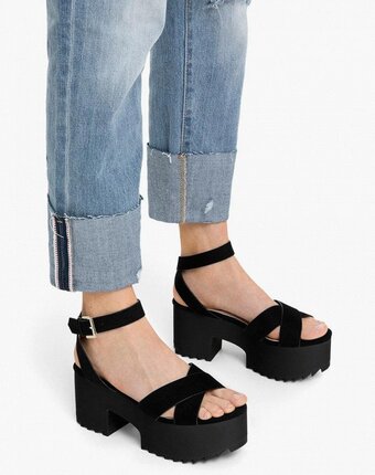 Миниатюра фотографии Босоножки stradivarius