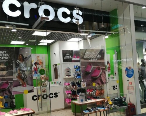 Фотография обувного магазина Crocs