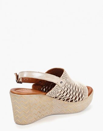 Миниатюра фотографии Босоножки pierre cardin