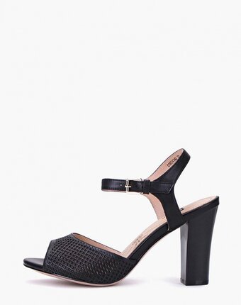 Миниатюра фотографии Босоножки pierre cardin