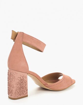 Миниатюра фотографии Босоножки indiana