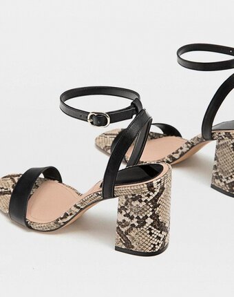 Миниатюра фотографии Босоножки stradivarius