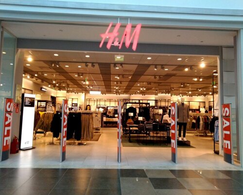 Фотография обувного магазина H & M