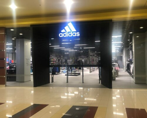 Фотография обувного магазина Adidas