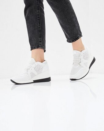 Миниатюра фотографии Кроссовки vh