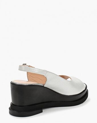 Миниатюра фотографии Босоножки clovis