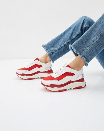 Миниатюра фотографии Кроссовки bata