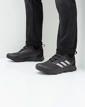 Миниатюра фотографии Кроссовки adidas