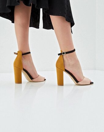 Миниатюра фотографии Босоножки diamantique