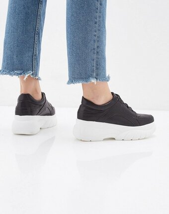 Миниатюра фотографии Кроссовки vivian royal