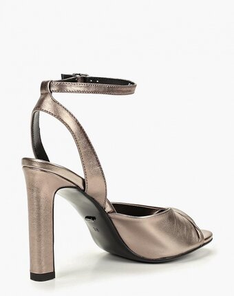 Миниатюра фотографии Босоножки vitacci