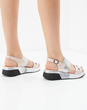 Миниатюра фотографии Босоножки pierre cardin