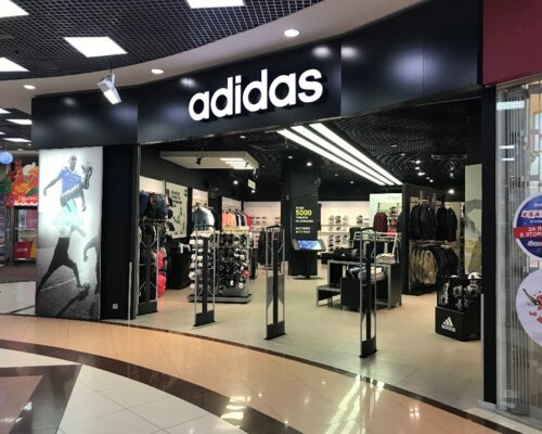 Фотография обувного магазина  Adidas