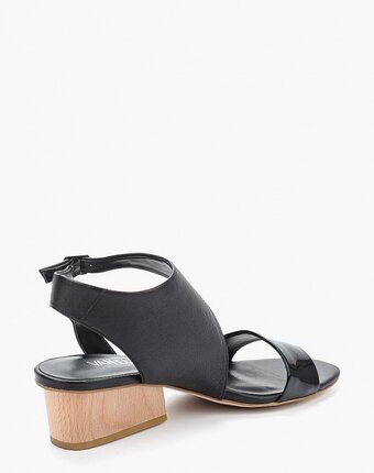 Миниатюра фотографии Босоножки vaneli