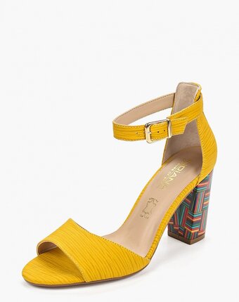 Миниатюра фотографии Босоножки indiana