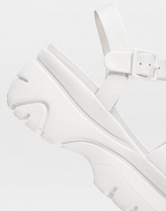 Миниатюра фотографии Босоножки stradivarius