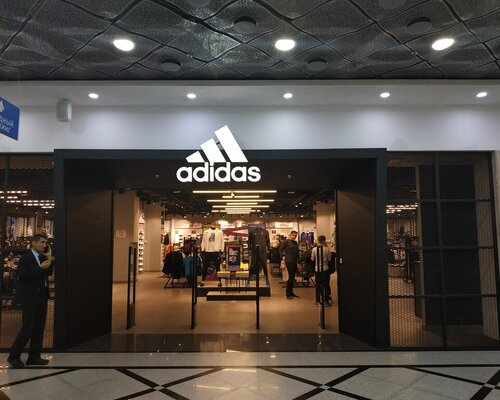 Фотография обувного магазина Adidas