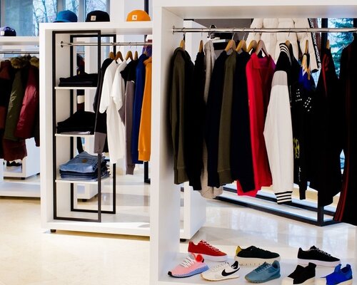 Фотография обувного магазина Желтый