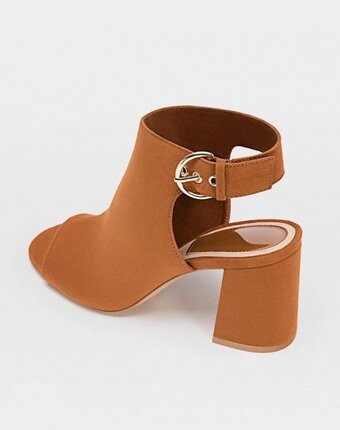 Миниатюра фотографии Босоножки stradivarius