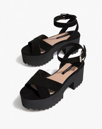 Миниатюра фотографии Босоножки stradivarius