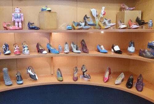 Фотография обувного магазина YOUR SHOES
