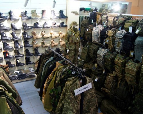 Фотография обувного магазина Блиндаж Фотография обувного магазина Блиндаж