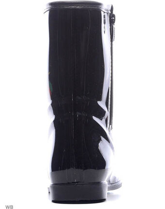 Миниатюра фотографии Резиновые сапоги, деревья