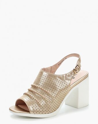 Миниатюра фотографии Босоножки pierre cardin