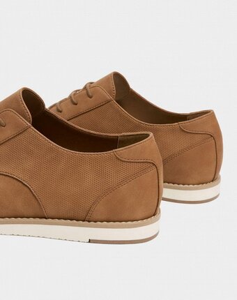 Миниатюра фотографии Туфли pull&bear