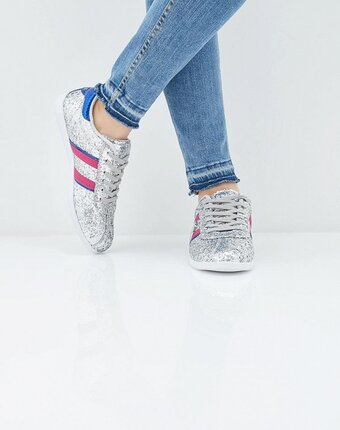 Миниатюра фотографии Кроссовки guess