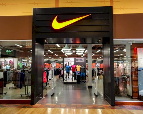 Фотография обувного магазина Nike