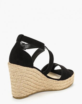 Миниатюра фотографии Босоножки united colors of benetton