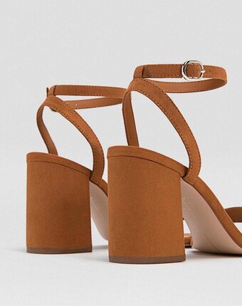 Миниатюра фотографии Босоножки stradivarius