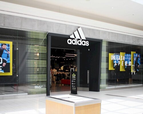 Фотография обувного магазина Adidas