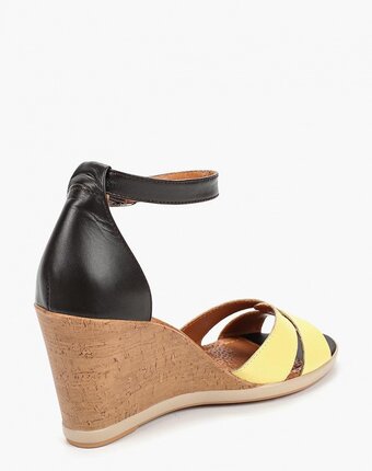 Миниатюра фотографии Босоножки mastille