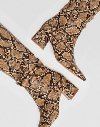 Миниатюра фотографии Сапоги stradivarius