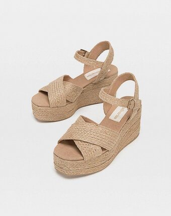 Миниатюра фотографии Босоножки stradivarius