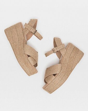 Миниатюра фотографии Босоножки stradivarius