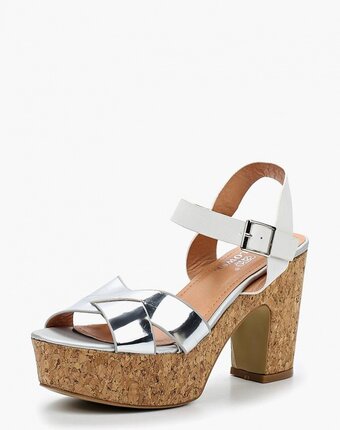 Миниатюра фотографии Босоножки clowse