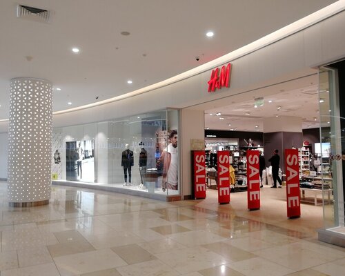 Фотография обувного магазина H&M