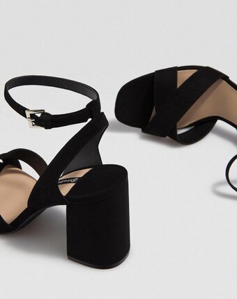 Миниатюра фотографии Босоножки stradivarius