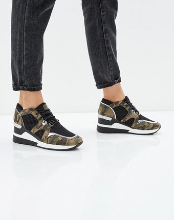 Миниатюра фотографии Кроссовки anesia