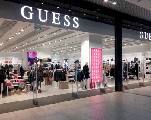 Фотография обувного магазина GUESS