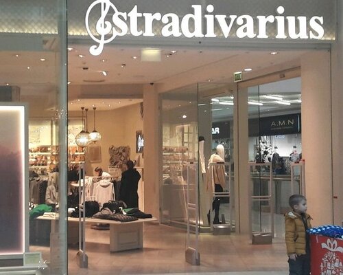 Фотография обувного магазина Stradivarius