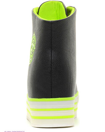 Миниатюра фотографии Сникеры, burlesque