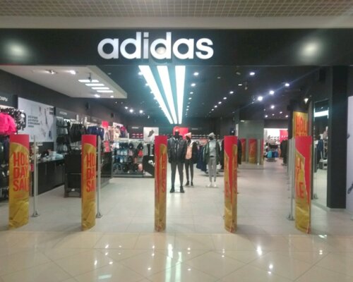 Фотография обувного магазина Adidas